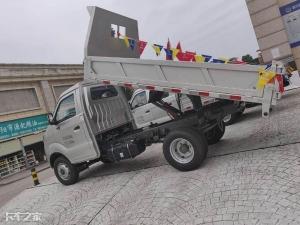 雙排座自卸車圖片價格（拉貨同時還能兼顧家用）