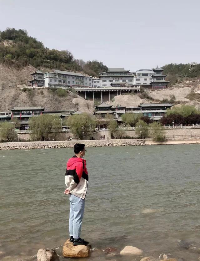 三川潤滑油價格（人物故事）