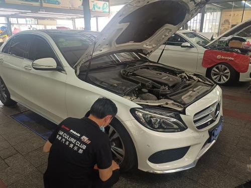 奔驰c200电瓶多少钱（奔驰保养）