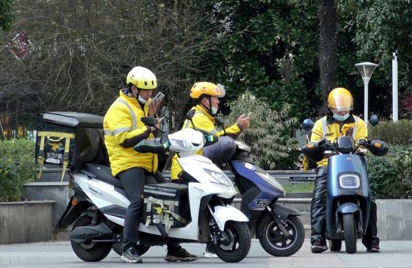 雅迪电瓶车电池价格（最低2999）