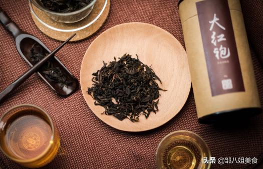黃金茶葉多少錢一斤（南京一男子花上萬元購買名茶）