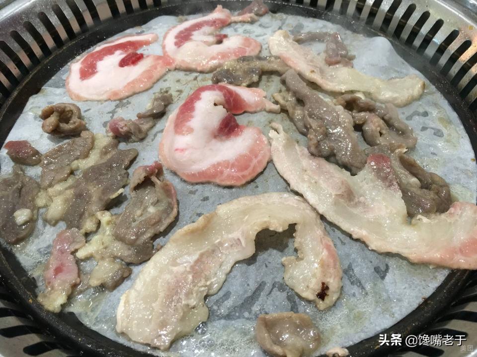 开一家自助烤肉多少钱（吃自助烤肉）
