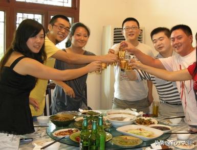 黄盖汾酒多少钱一瓶（月收入3到4千怎么选酒）