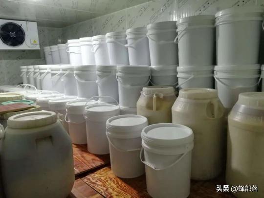 一斤蜂蜜多少钱一斤（优质蜂蜜卖多少钱一斤适合）