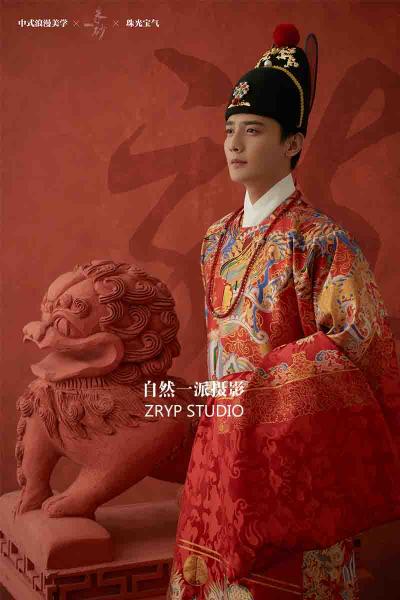 凤冠霞帔婚纱多少钱（凤冠霞帔汉服婚纱照的2大点）