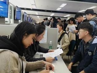 学会计多少钱（会计应届生）