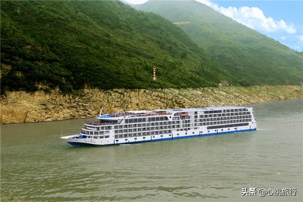 三峽大壩坐船多少錢(qián)（長(zhǎng)江三峽游輪怎么選）