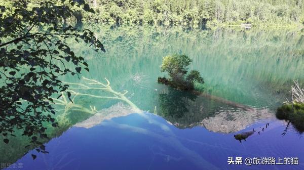 九寨沟旅游多少钱（去九寨沟旅游的最佳时间是什么时候）
