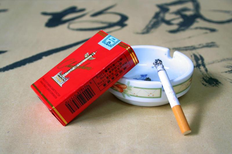 中华一包烟多少钱（领导拿10元让你去买中华烟怎么办）