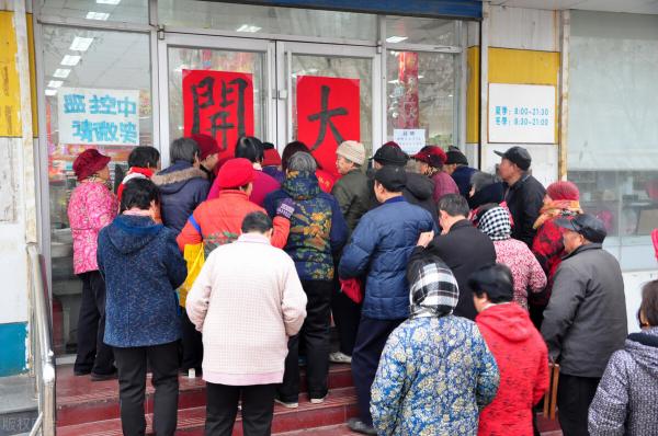 一个小超市一年能赚多少钱（广东大姐开超市）