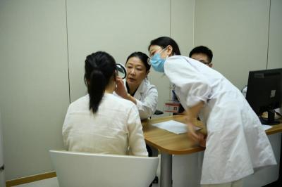 眼睛双眼皮多少钱（暑假整形高峰季将至）