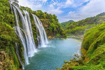 贵州旅游包车多少钱（2021假期带上喜欢的人去贵州吧）