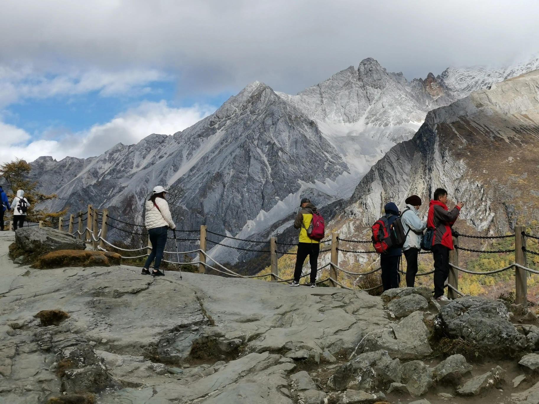 去稻城旅游需要多少钱（广州到川西稻城亚丁自由游）