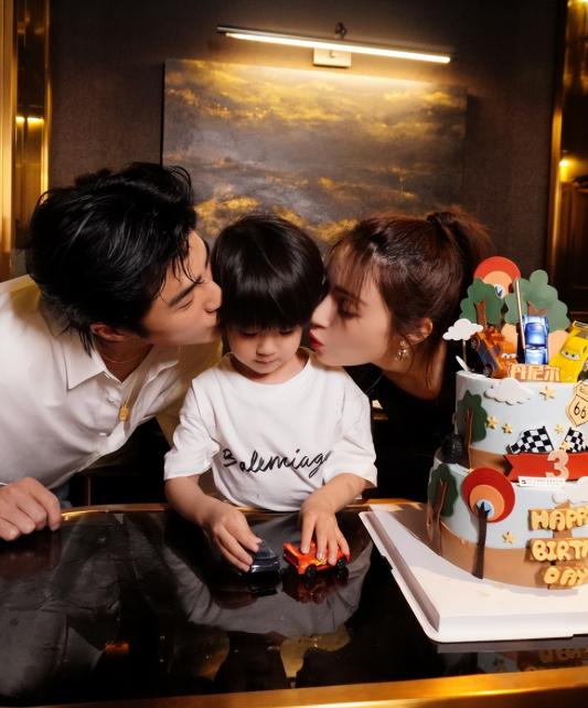 养小孩一年要花多少钱（姜潮3岁儿子读双语幼儿园）