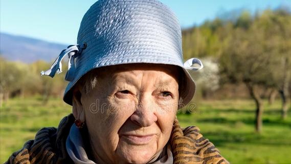 照顧老人的保姆多少錢（80歲老人）
