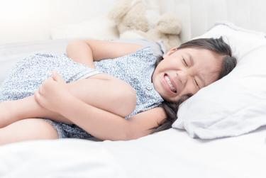 子宫彩超多少钱（15岁少女初潮后腹痛不止）