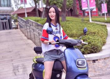 60伏电瓶多少钱（买电动车）