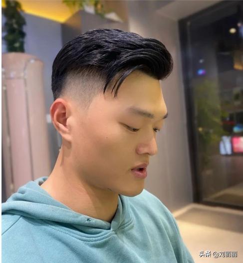 纹理烫多少钱男（年轻男士发型这样剪）