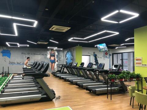 投资健身房大概需要多少钱（健身馆还在靠会员卡盈利）
