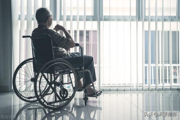 一床棉被多少钱（老人希望有一床棉被抵御严寒）