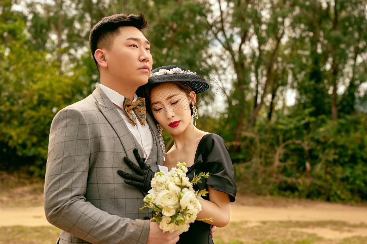 照一套婚纱照多少钱（在郑州拍一套婚纱照要多少钱）