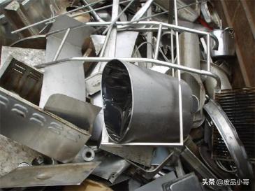 废铁回收多少钱一吨（废金属价格2022年6月1日废铝废锡废铅废电瓶回收价格调整信息）