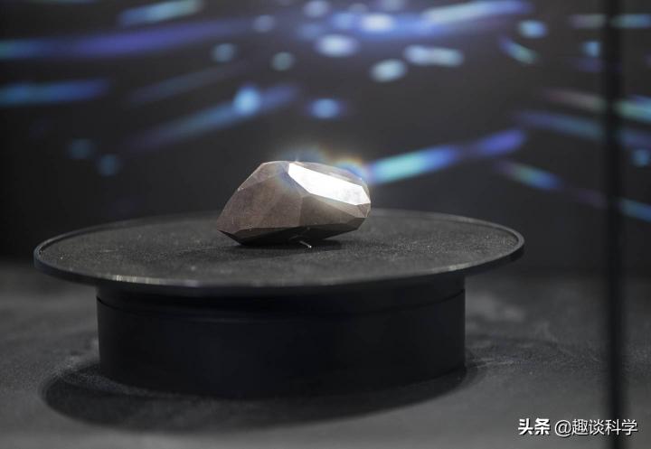 1克拉黑钻石值多少钱（555克拉）