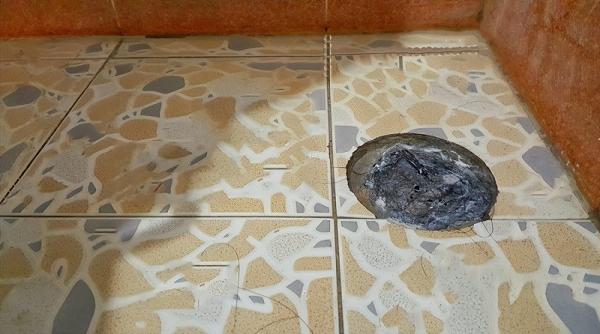 通下水管道多少錢(下水道被頭發堵塞)