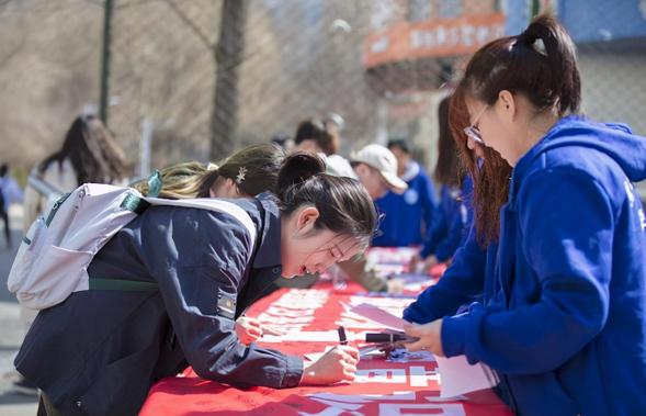 被子多少钱（大学为新生准备18件生活用品）