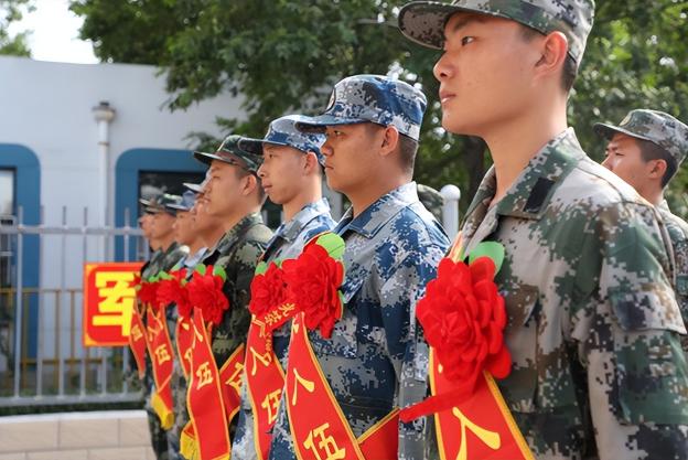 当义务兵的退伍费多少钱（当2年义务兵的大学生）