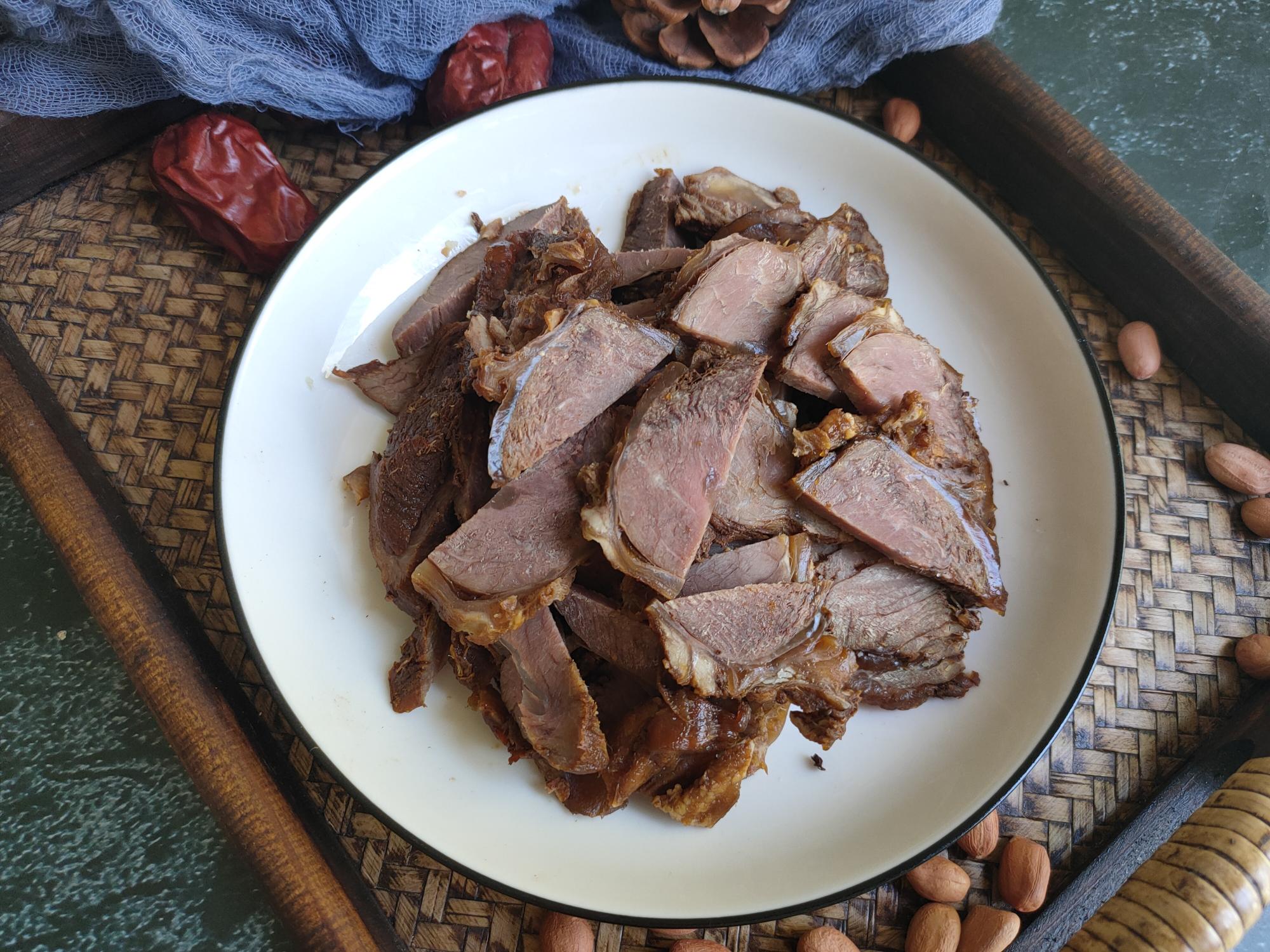 酱牛肉价格多少钱一斤（过年做酱牛肉）