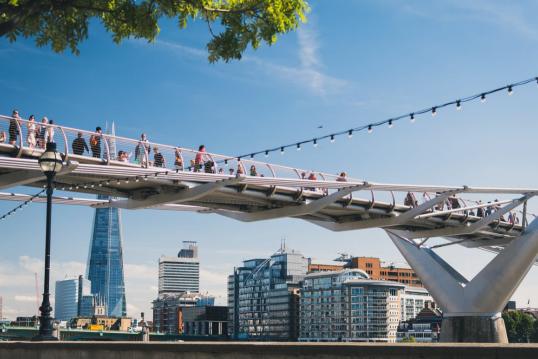 去英国打工一个月能挣多少钱（留英or回国）