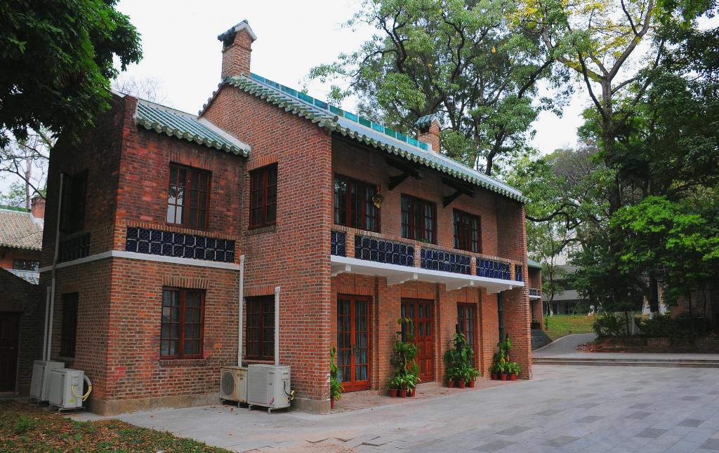 水泥空心磚多少錢(qián)一塊（我國(guó)禁止用紅磚建房）