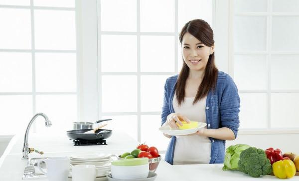 做饭保姆一个月多少钱（52岁阿姨哭诉）
