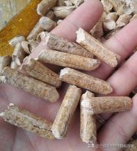 木屑颗粒多少钱一吨（生物质颗粒燃料价格多少钱一吨）