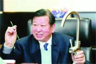 一条红双喜多少钱（六旬商人把公司低价卖给外资）