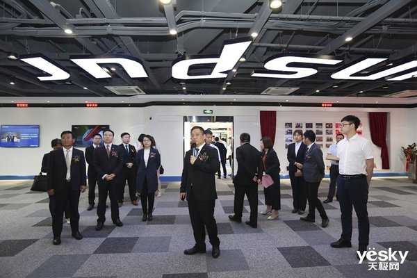 浪潮铸远开启产教融合新篇章，浪潮铸远公司厦门分中心剪彩仪式隆重举行