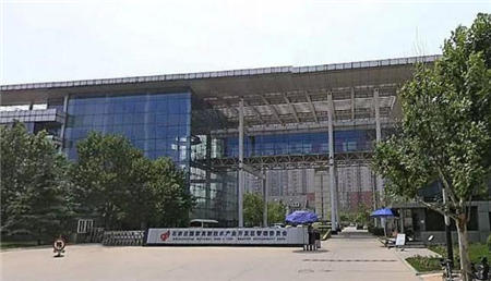 輕易貸受邀出席市高新區(qū)納稅大戶企業(yè)家座談會(huì)